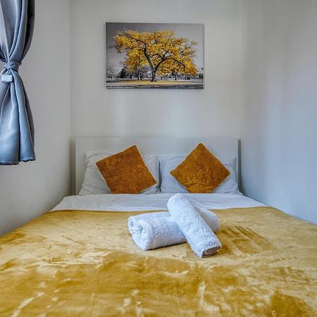 Nec Exhibitor Home, Stay Near Birmingham Airport ภายนอก รูปภาพ